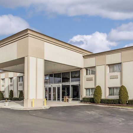 Comfort Inn Medford-Long Island Eksteriør bilde