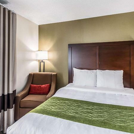 Comfort Inn Medford-Long Island Eksteriør bilde