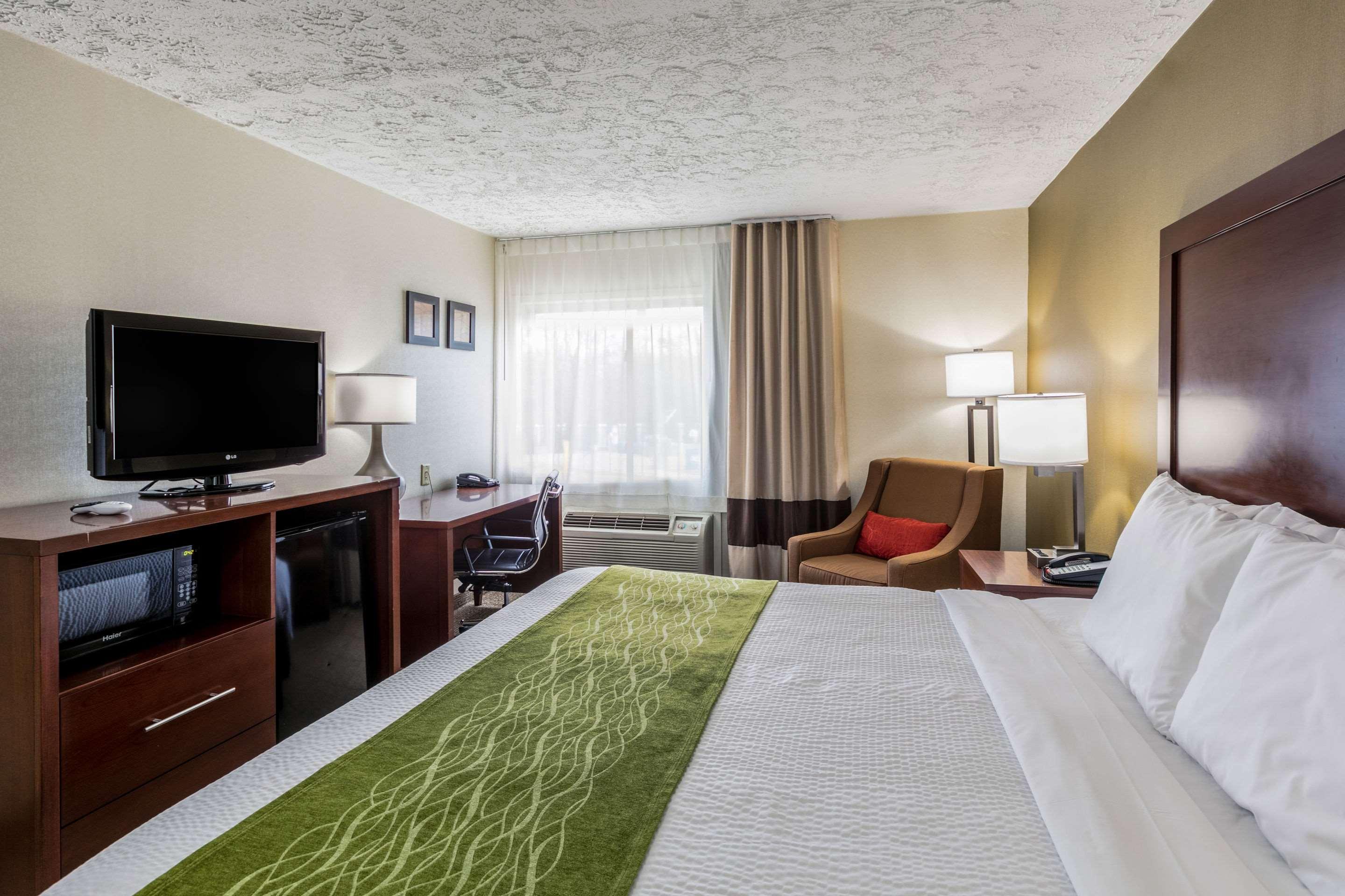 Comfort Inn Medford-Long Island Eksteriør bilde