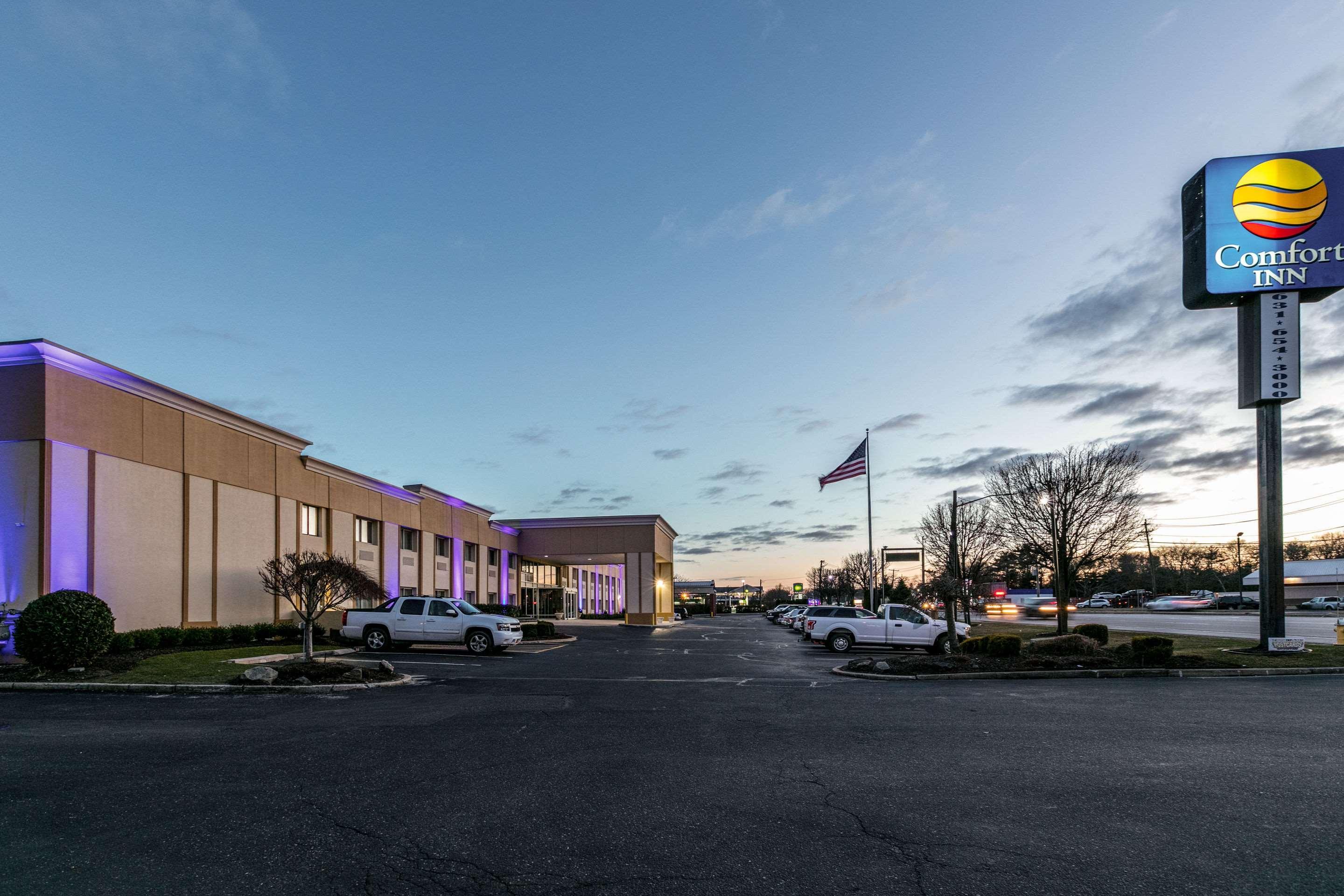 Comfort Inn Medford-Long Island Eksteriør bilde