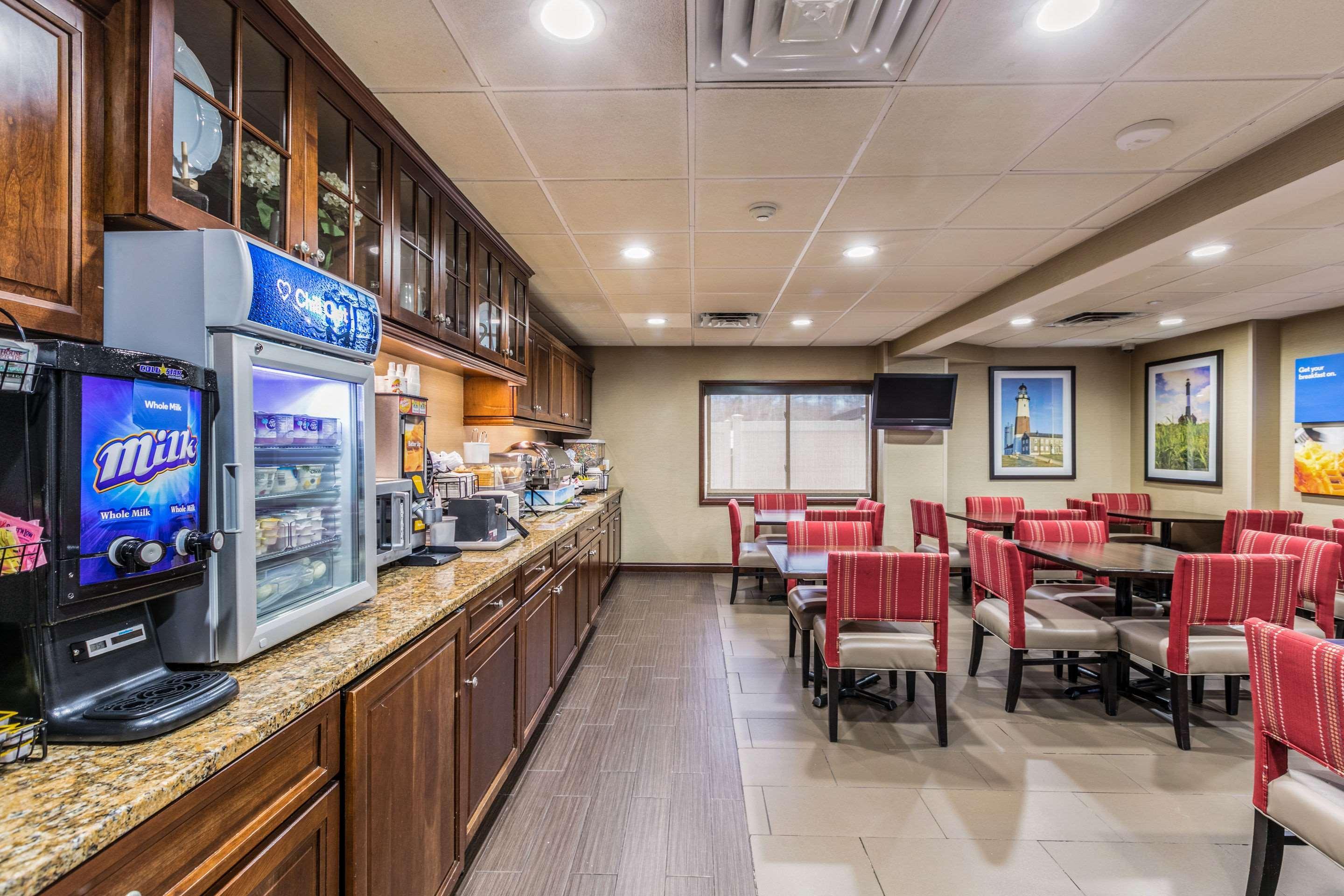 Comfort Inn Medford-Long Island Eksteriør bilde