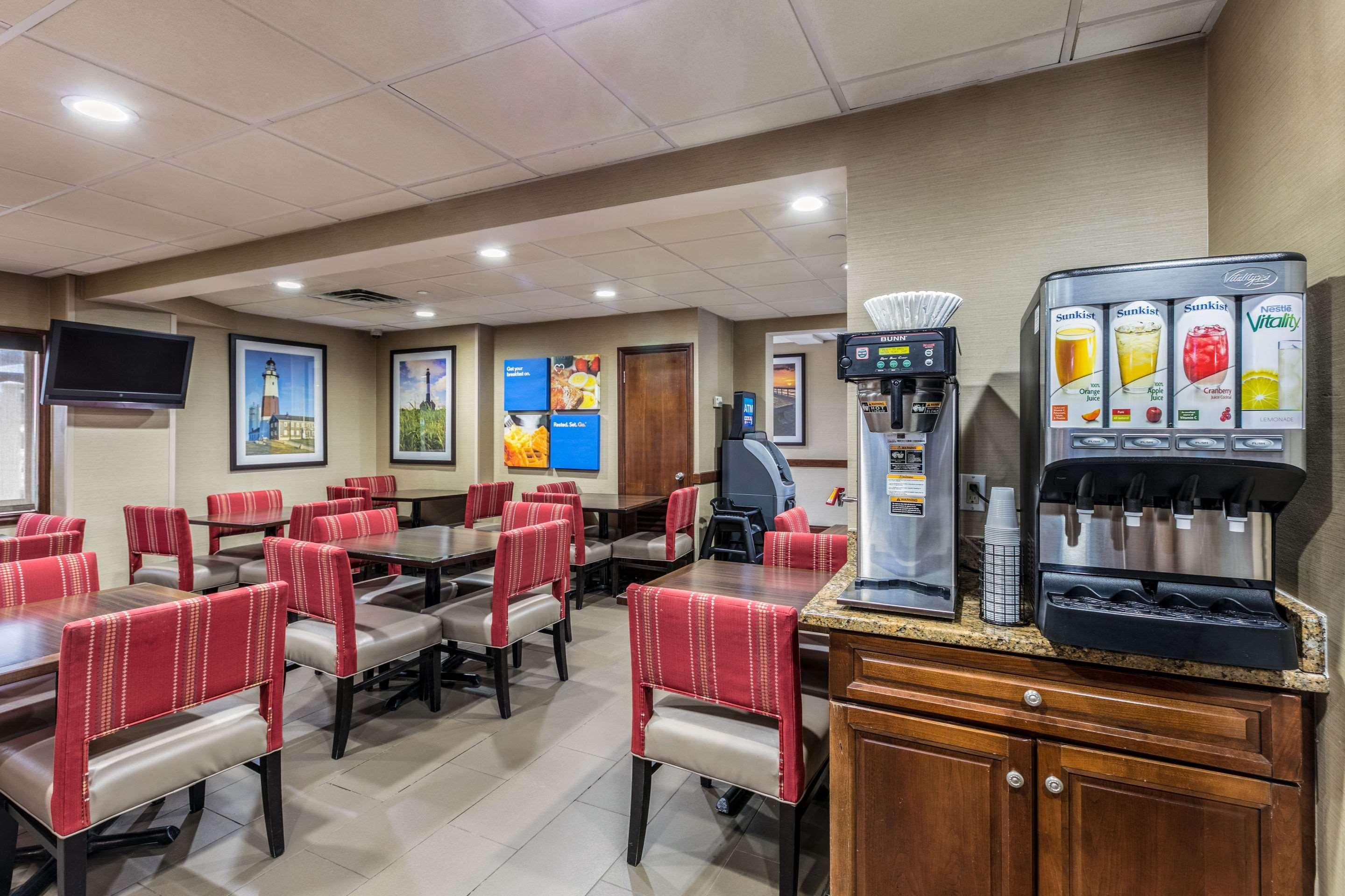 Comfort Inn Medford-Long Island Eksteriør bilde