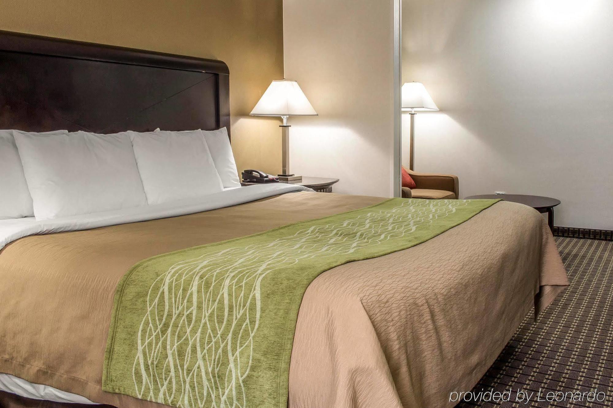 Comfort Inn Medford-Long Island Eksteriør bilde